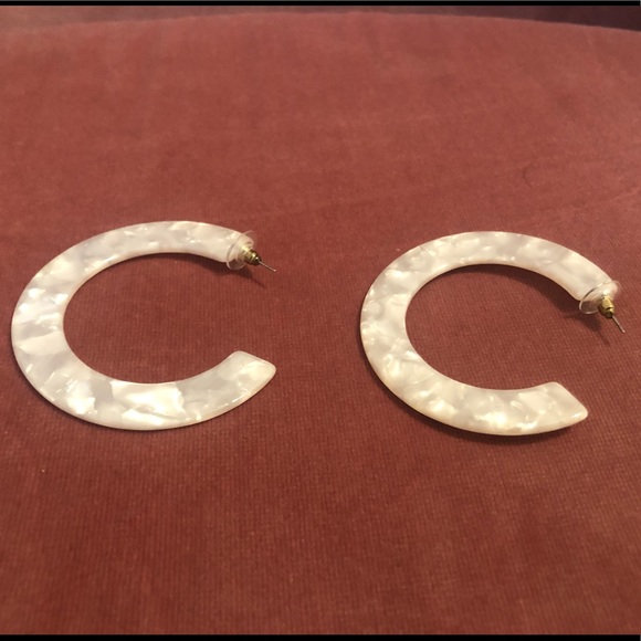 White enamel hoop earrings - Picture 2 of 2